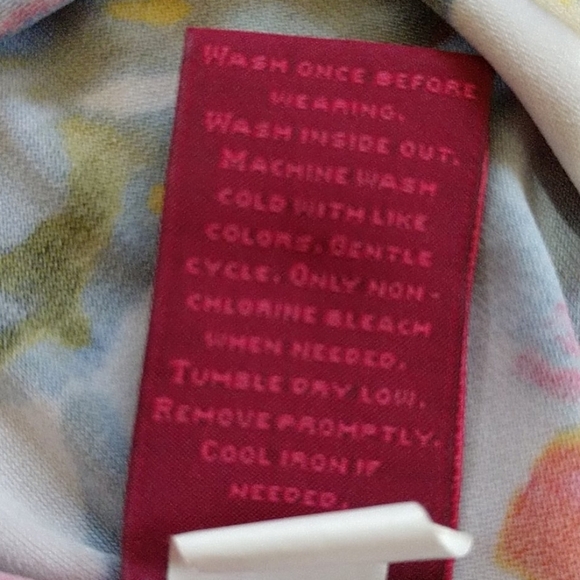 212 Collection Blouse - Picture 5 of 6